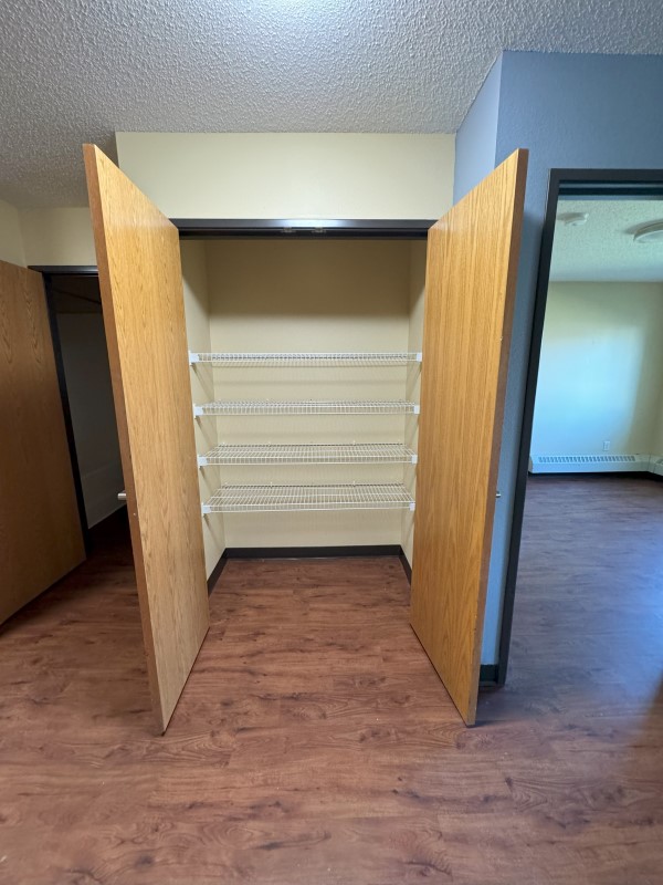 Gateway Gardens Closet